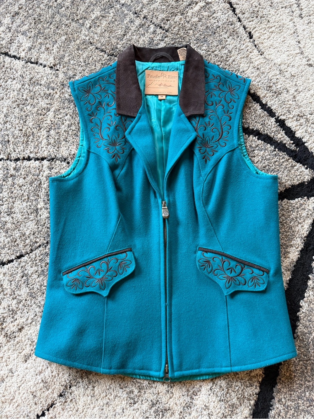 Powder River Outfitters Med. Patterned Teal Sleeveless Vest with Contrast Collar